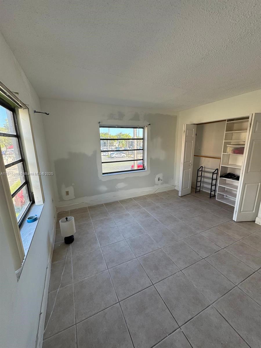 NOB HILL WEST CONDO - Residential