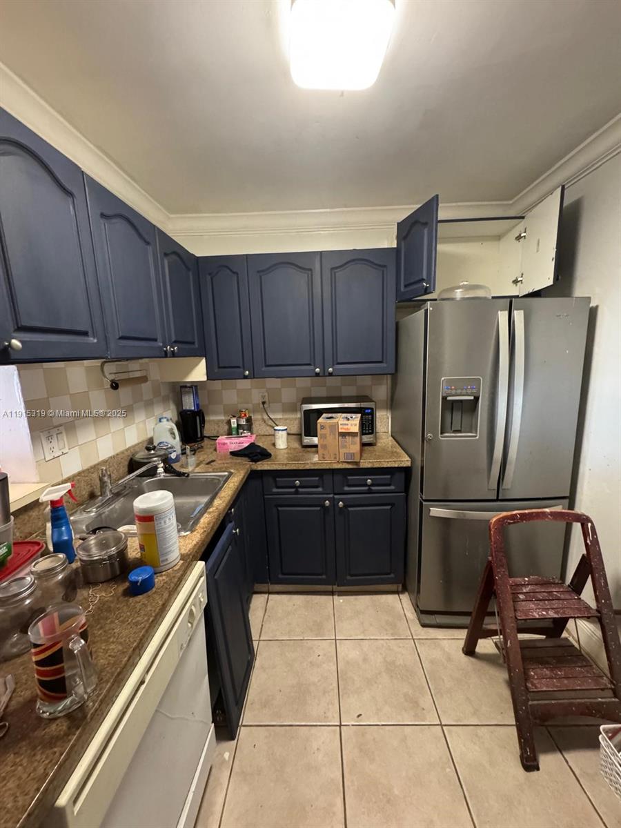 NOB HILL WEST CONDO - Residential