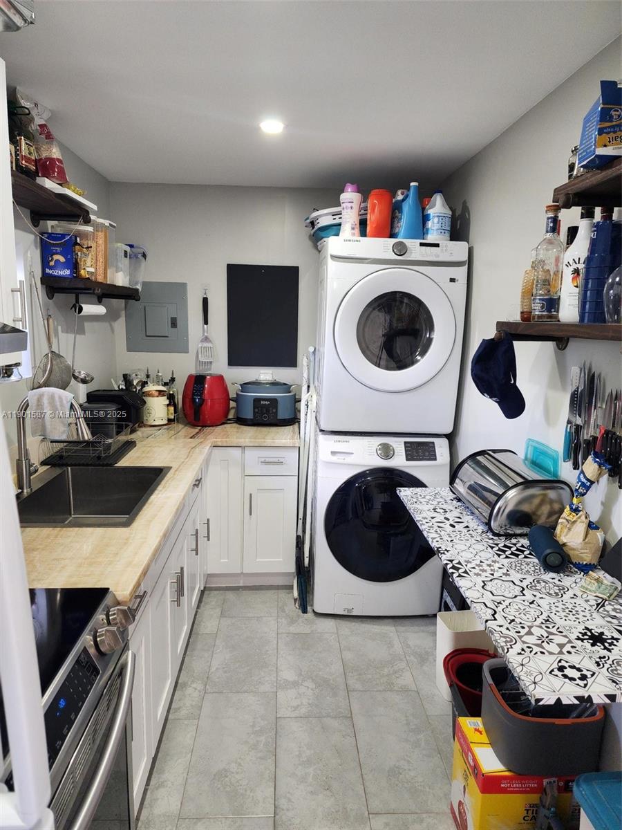 FAIRFAX BROLLIAR ADD SEC - Residential