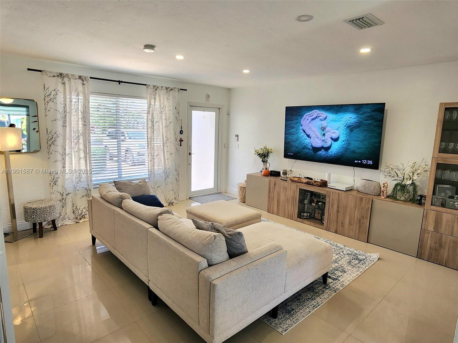 FAIRFAX BROLLIAR ADD SEC - Residential