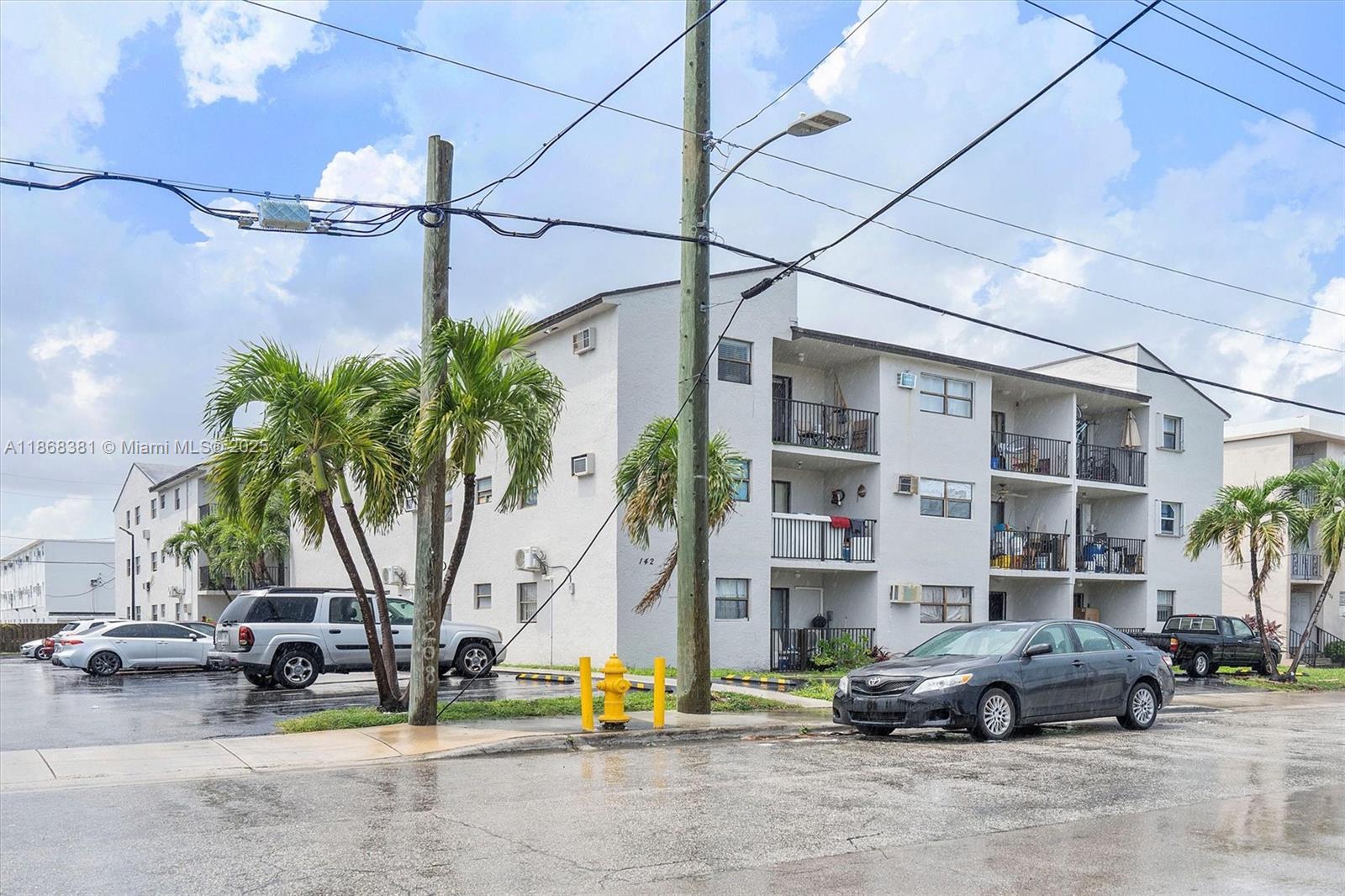 This charming 1-bedroom, 1-bath condominium is nestled within the sought-after Guernica Condo community. With its well-kept condition and spacious living area, it presents an ideal opportunity for first-time homebuyers, savvy investors, or anyone seeking a hassle-free Miami lifestyle.
Strategically located, the building puts you in close proximity to Miami's best attractions, including Marlins Park, lively nightlife hotspots, upscale shopping districts, gourmet restaurants, and major highways. Whether you're in search of a dream home or a lucrative rental investment, this property is a fantastic find!