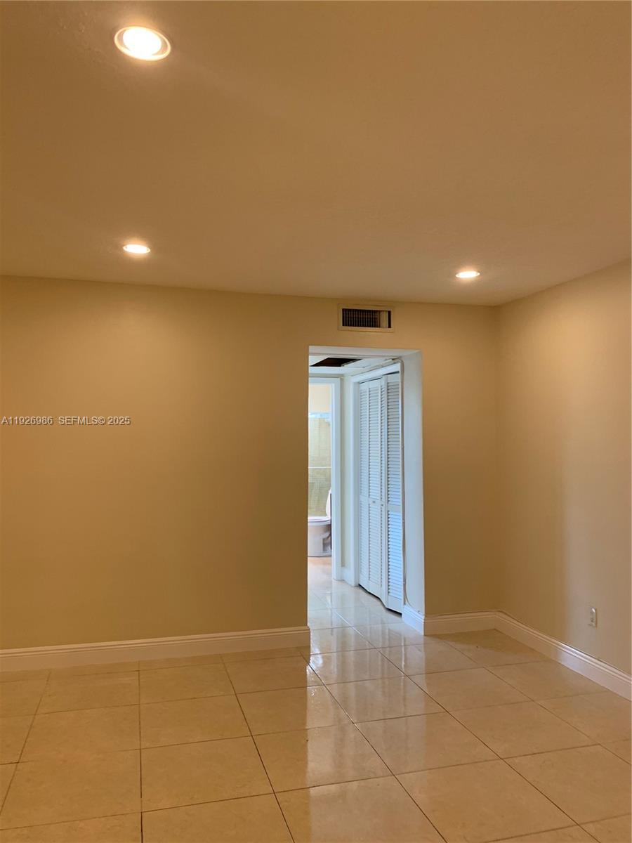 SEVENTEENTH GREEN CONDO - Residential Lease