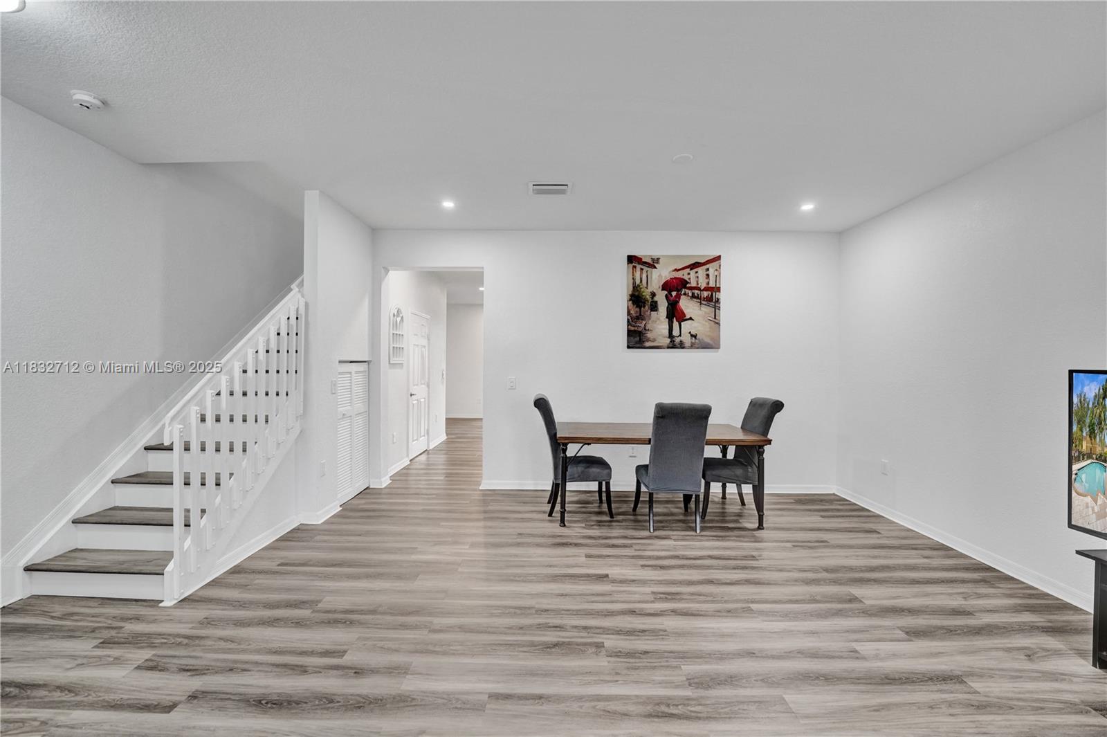 VILLAGE WALK - Residential