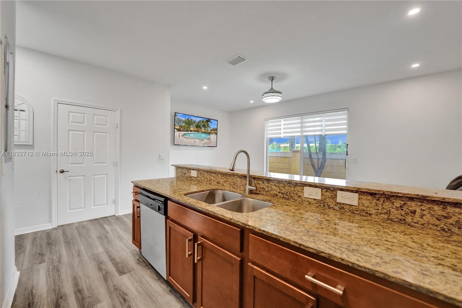 VILLAGE WALK - Residential