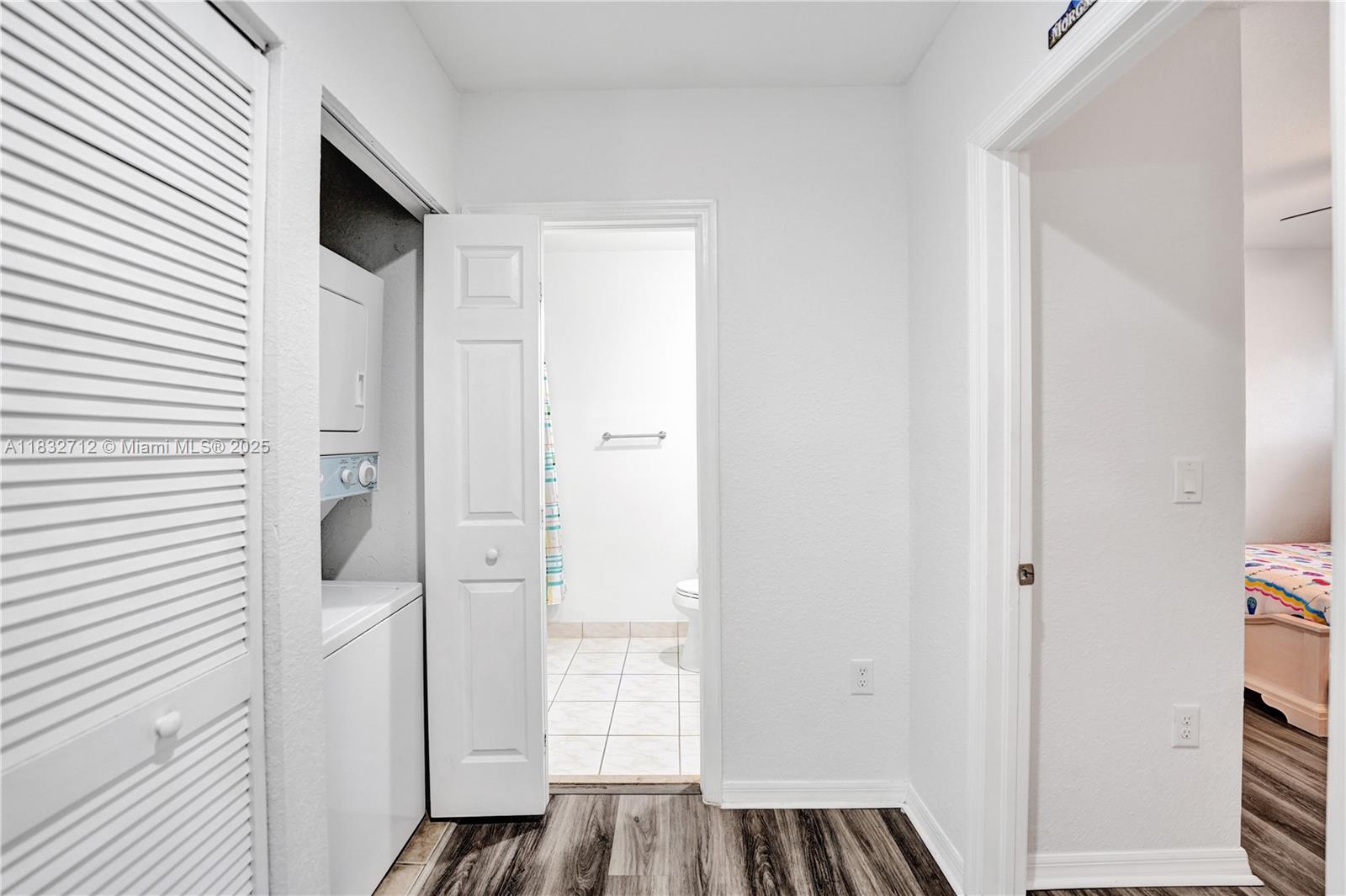 VILLAGE WALK - Residential