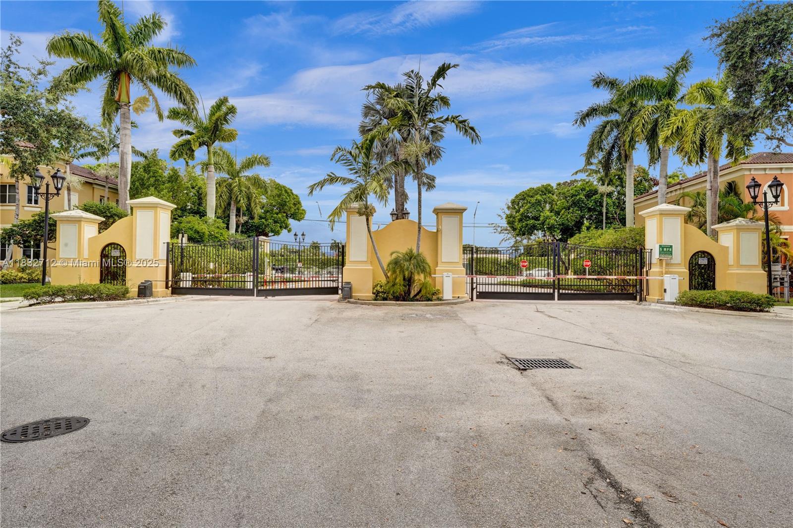 VILLAGE WALK - Residential