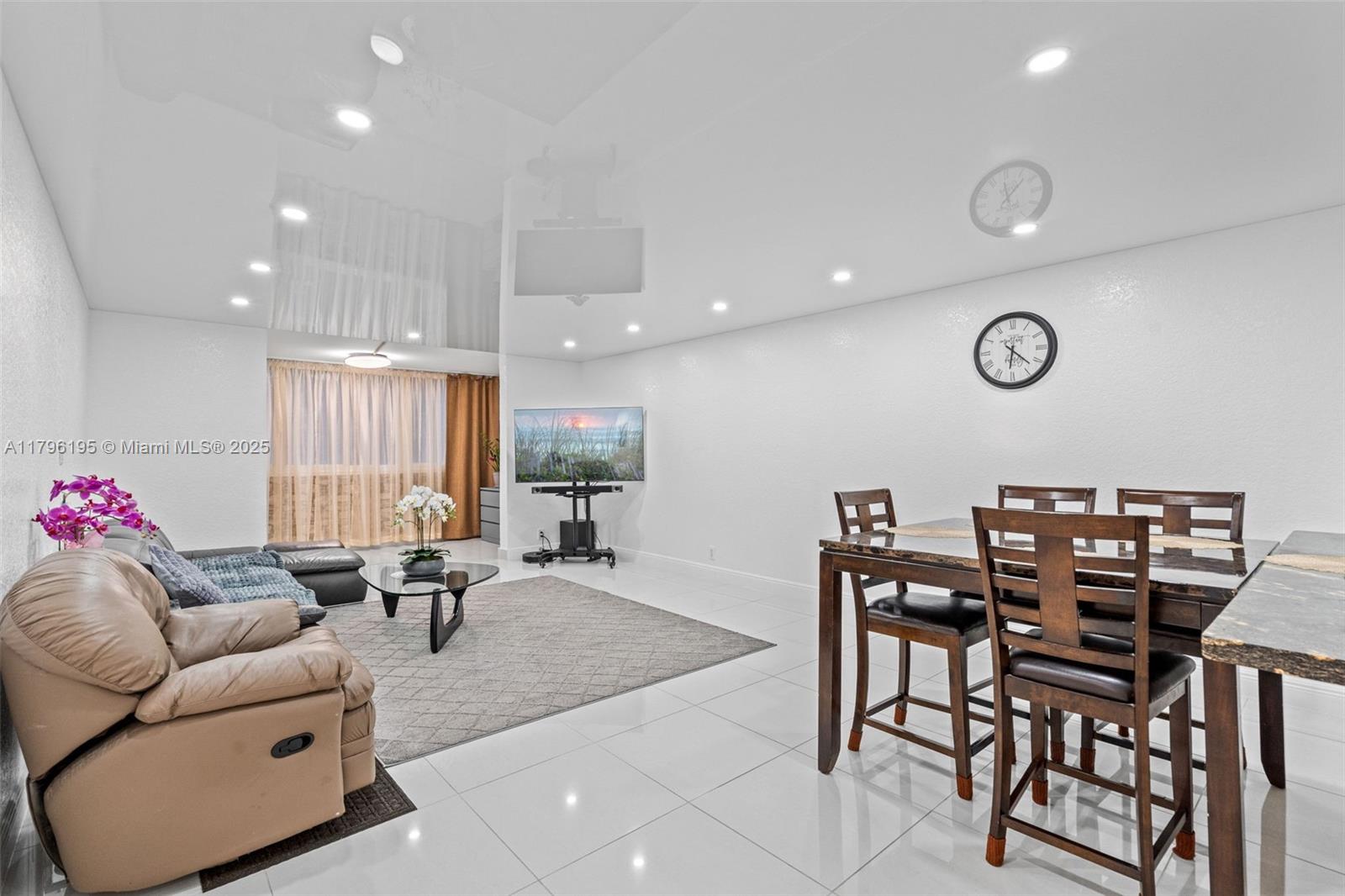 MEADOWBROOK TOWERS CONDO - Residential