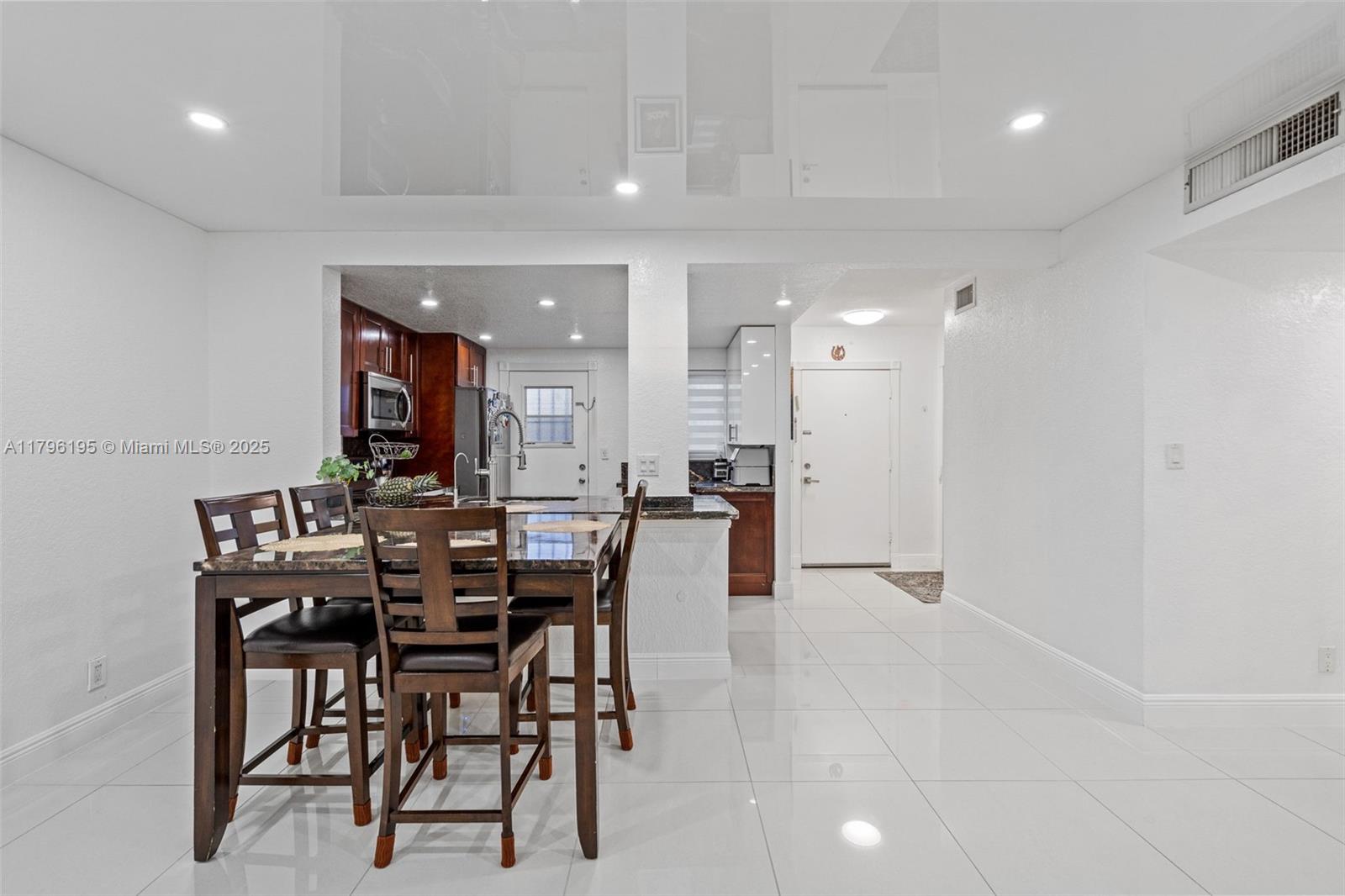 MEADOWBROOK TOWERS CONDO - Residential