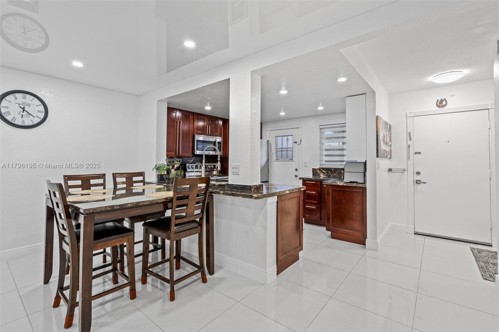 MEADOWBROOK TOWERS CONDO - Residential