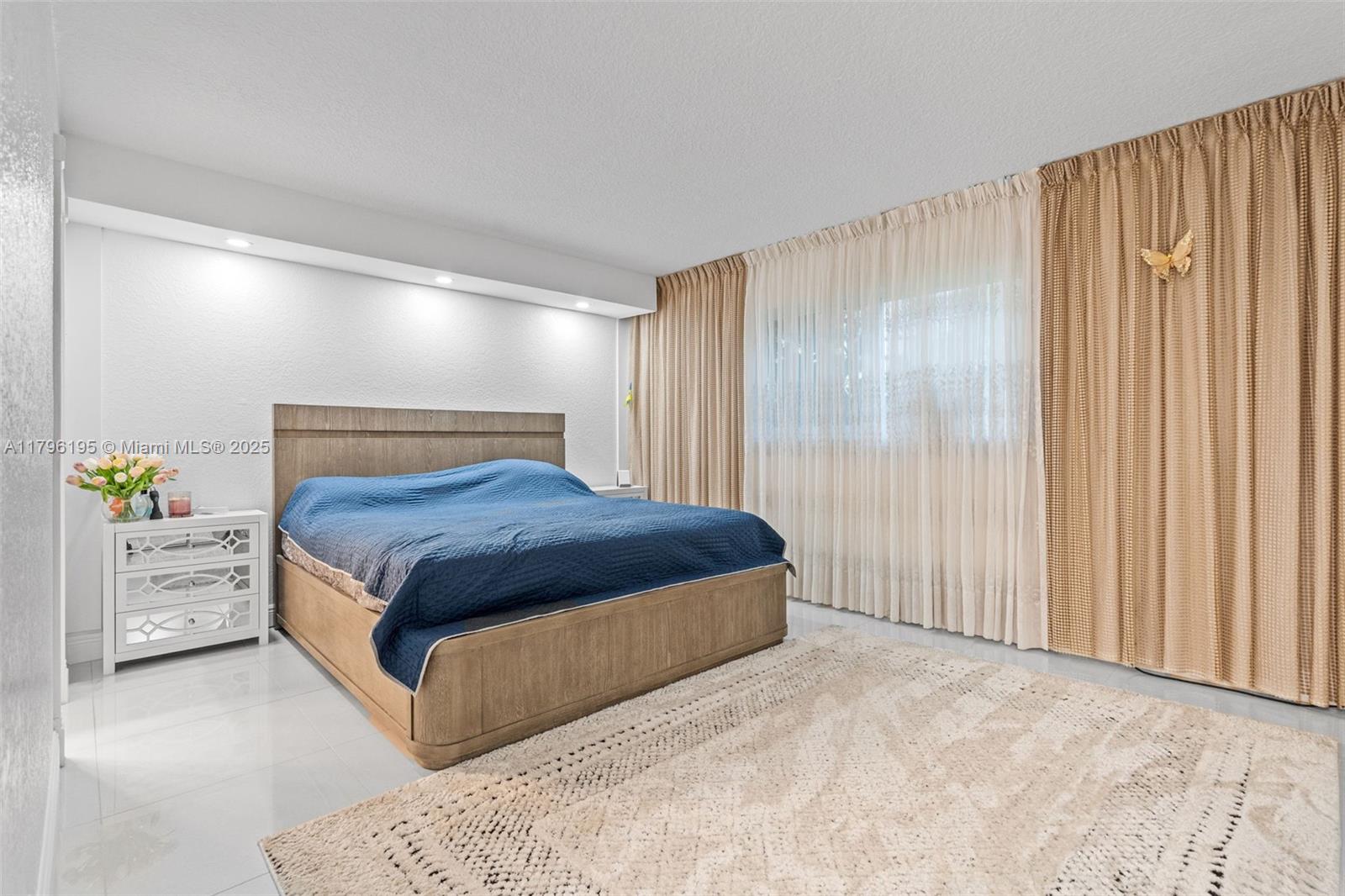 MEADOWBROOK TOWERS CONDO - Residential