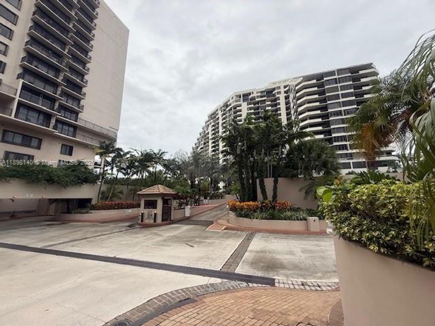Beautiful and very spacious corner unit with 1,890 sqft.—a rare find in Brickell! Featuring 3 bedrooms and 3 full baths, this bright residence offers comfort, space, and one assigned parking spot in the exclusive Brickell Key community. Enjoy resort-style living with a pool, tennis and racquetball courts, basketball court, BBQ area, and more—just steps from  shops, dining, and all that Brickell has to offer.