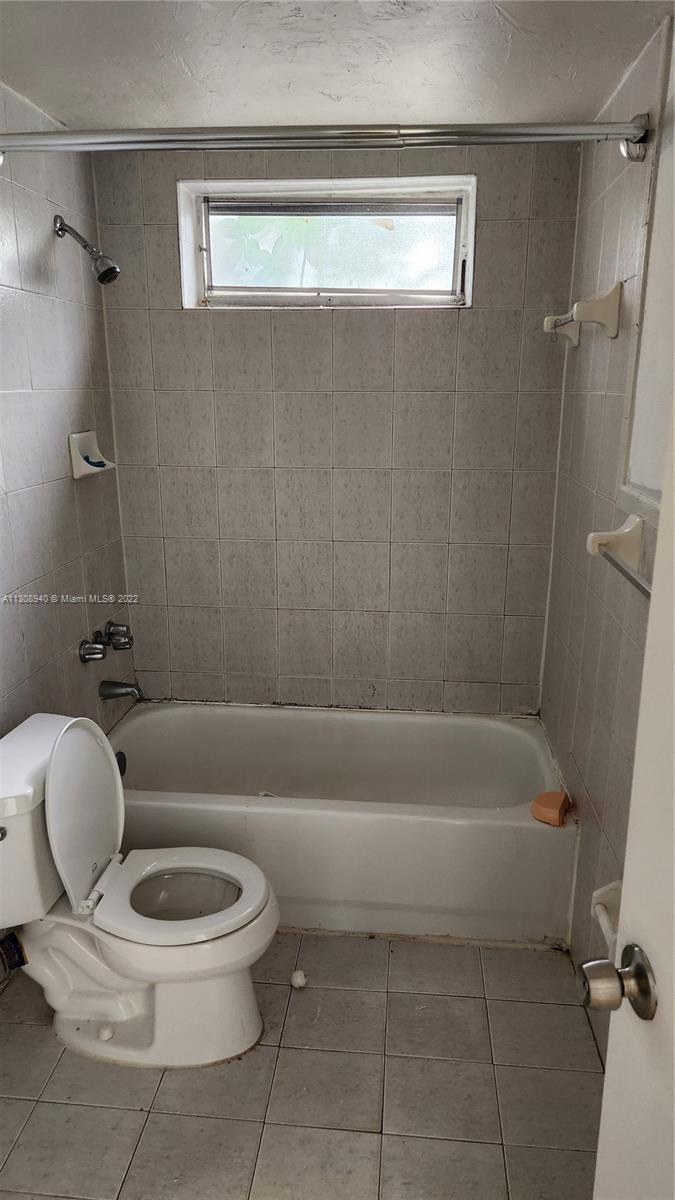 CORAL GABLES SEC K - Residential Lease