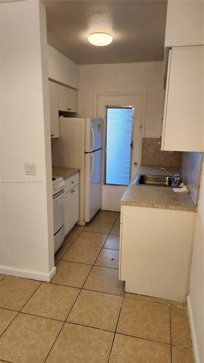 CORAL GABLES SEC K - Residential Lease