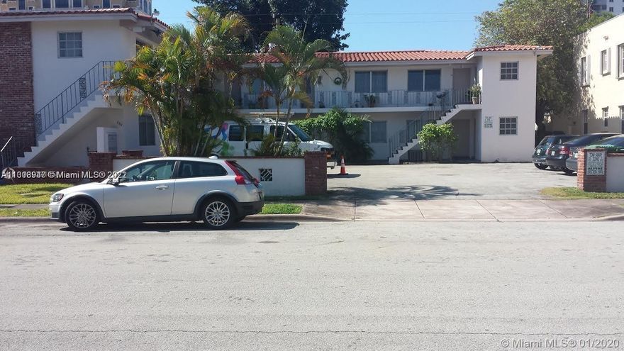 Coral Gables Apartment 2 bedrooms and 1 bathroom in quiet neighborhood. Unit on first floor. Very easy to show!