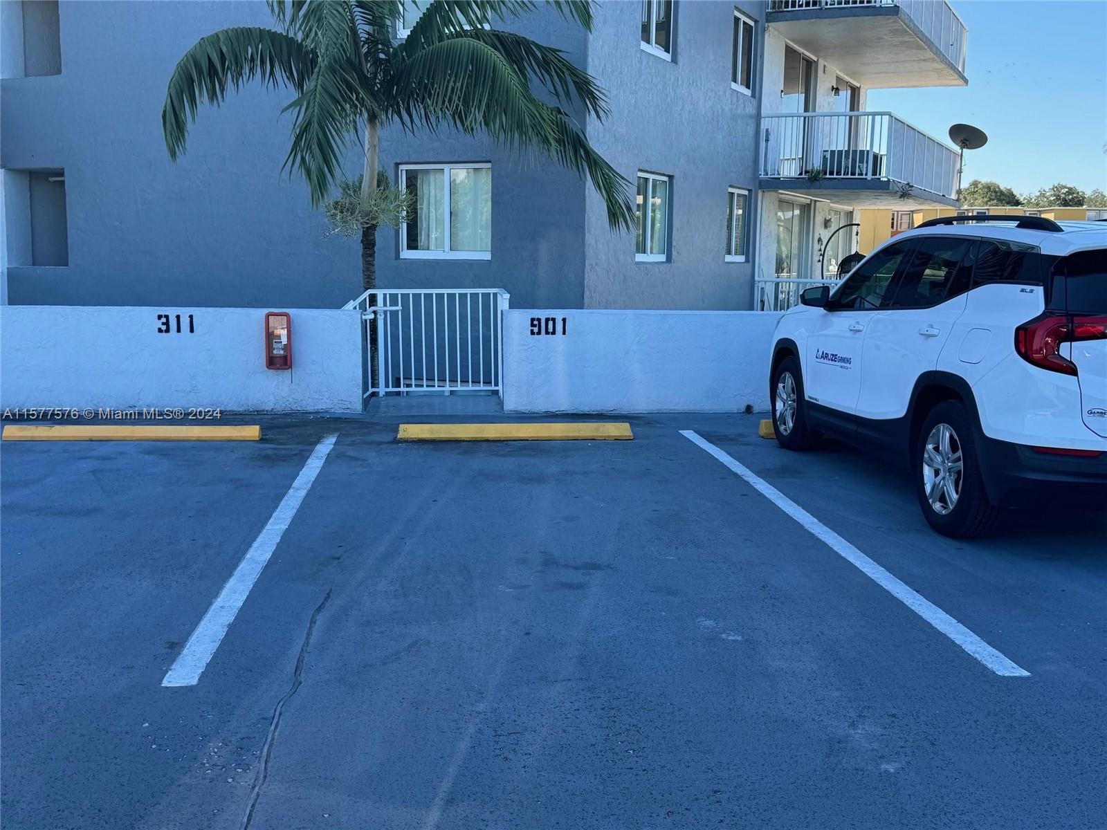 ISLA DEL MAR CONDO - Residential