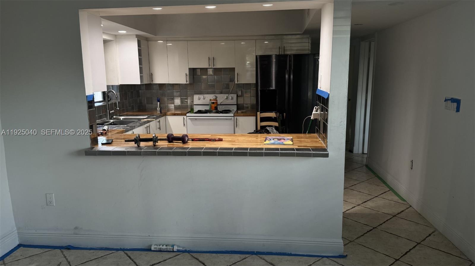 BREEZEVIEW MANORS - Residential