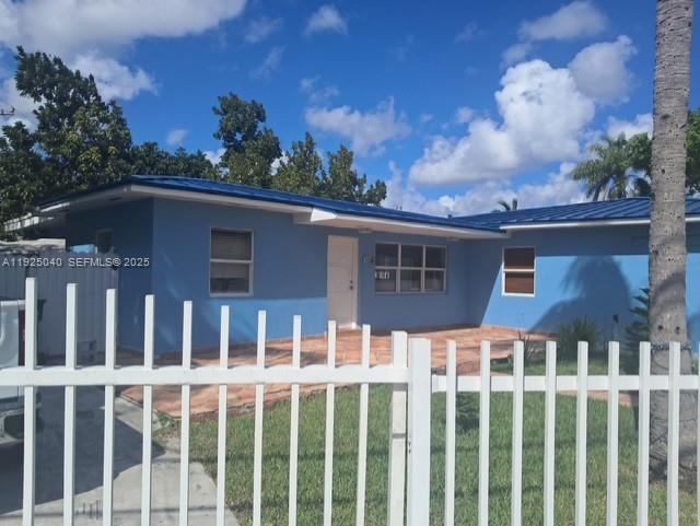 BREEZEVIEW MANORS - Residential