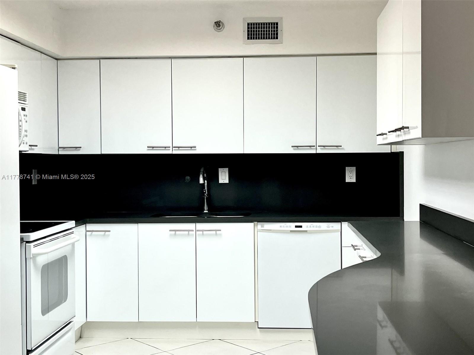 MYSTIC POINTE TOWER 500 C - Residential Lease