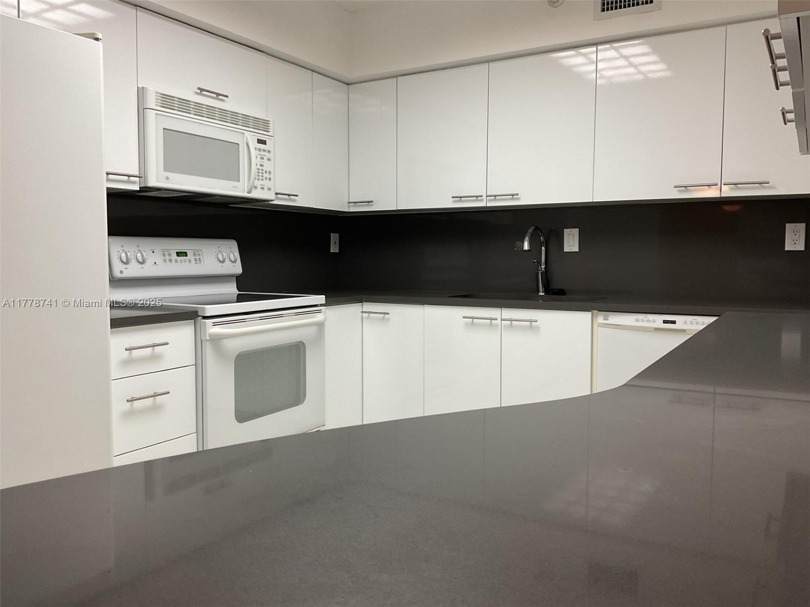 MYSTIC POINTE TOWER 500 C - Residential Lease