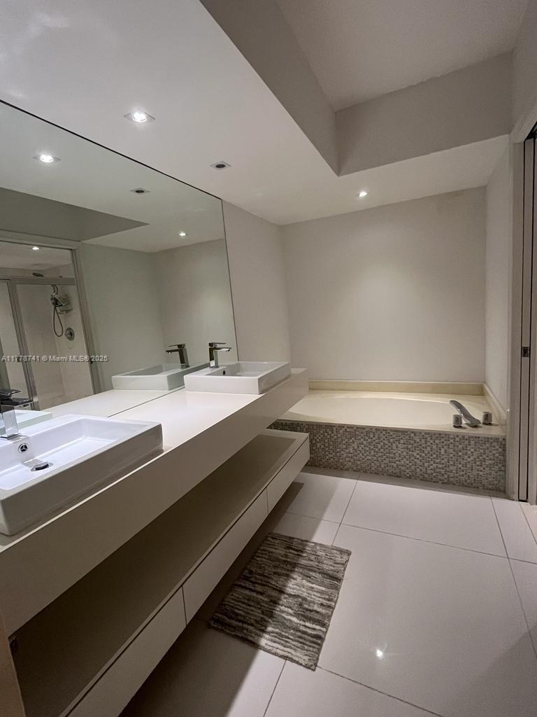MYSTIC POINTE TOWER 500 C - Residential Lease
