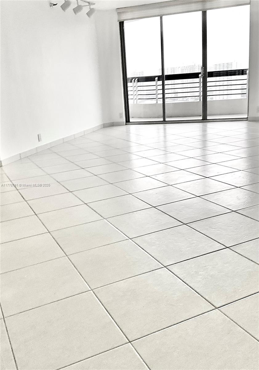 MYSTIC POINTE TOWER 500 C - Residential Lease