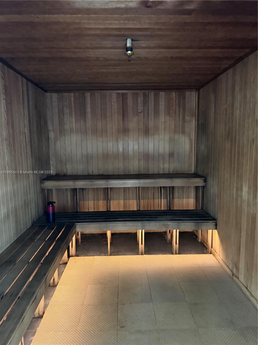 50 BISCAYNE CONDO - Residential