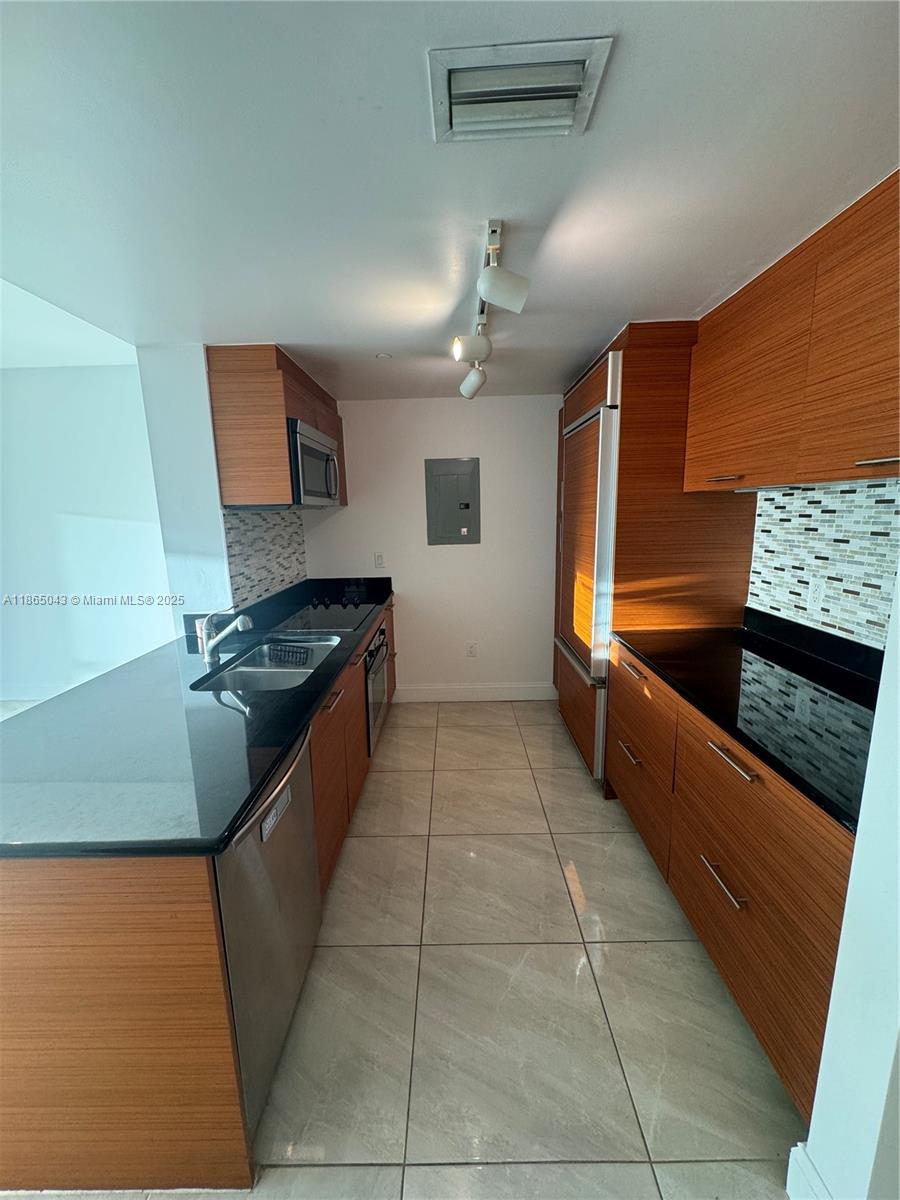 50 BISCAYNE CONDO - Residential