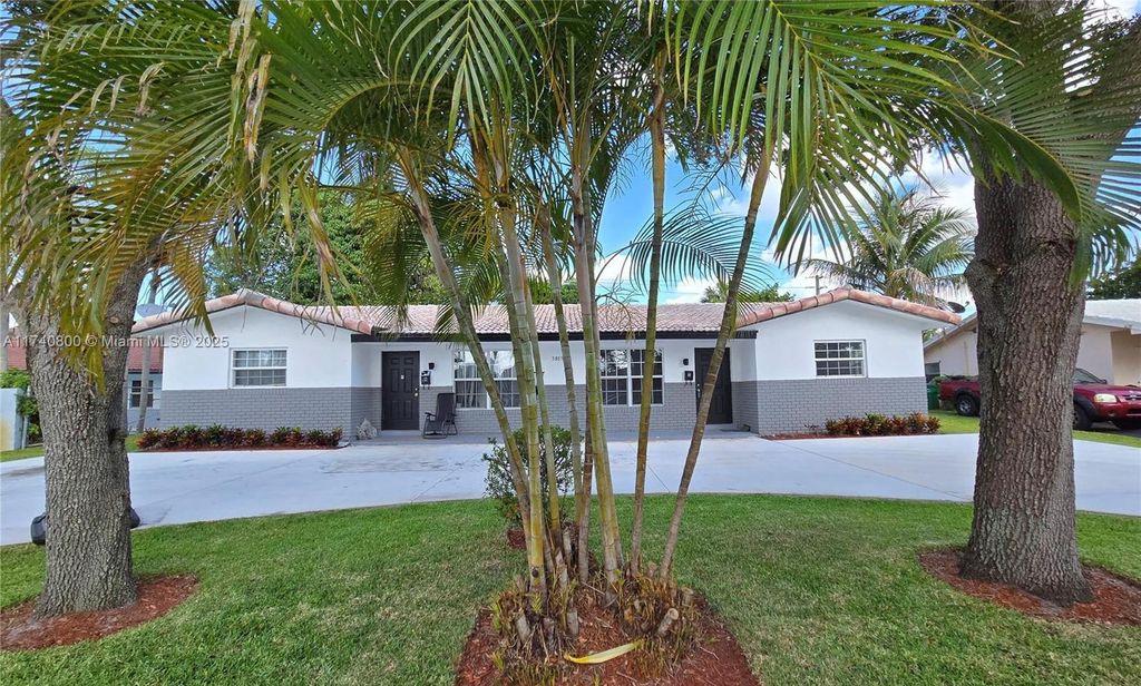 Photo of 3805 NW 78th Ter #S, Coral Springs, FL 33065 (MLS # A11740800)