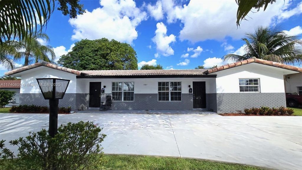 Photo of 3805 NW 78th Ter #S, Coral Springs, FL 33065 (MLS # A11740800)