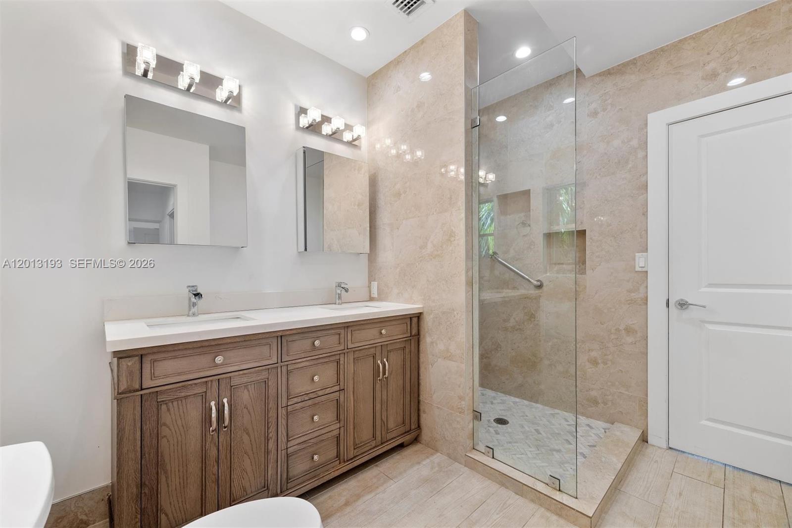 MIAMI SHORES BAY PK ESTAT - Residential