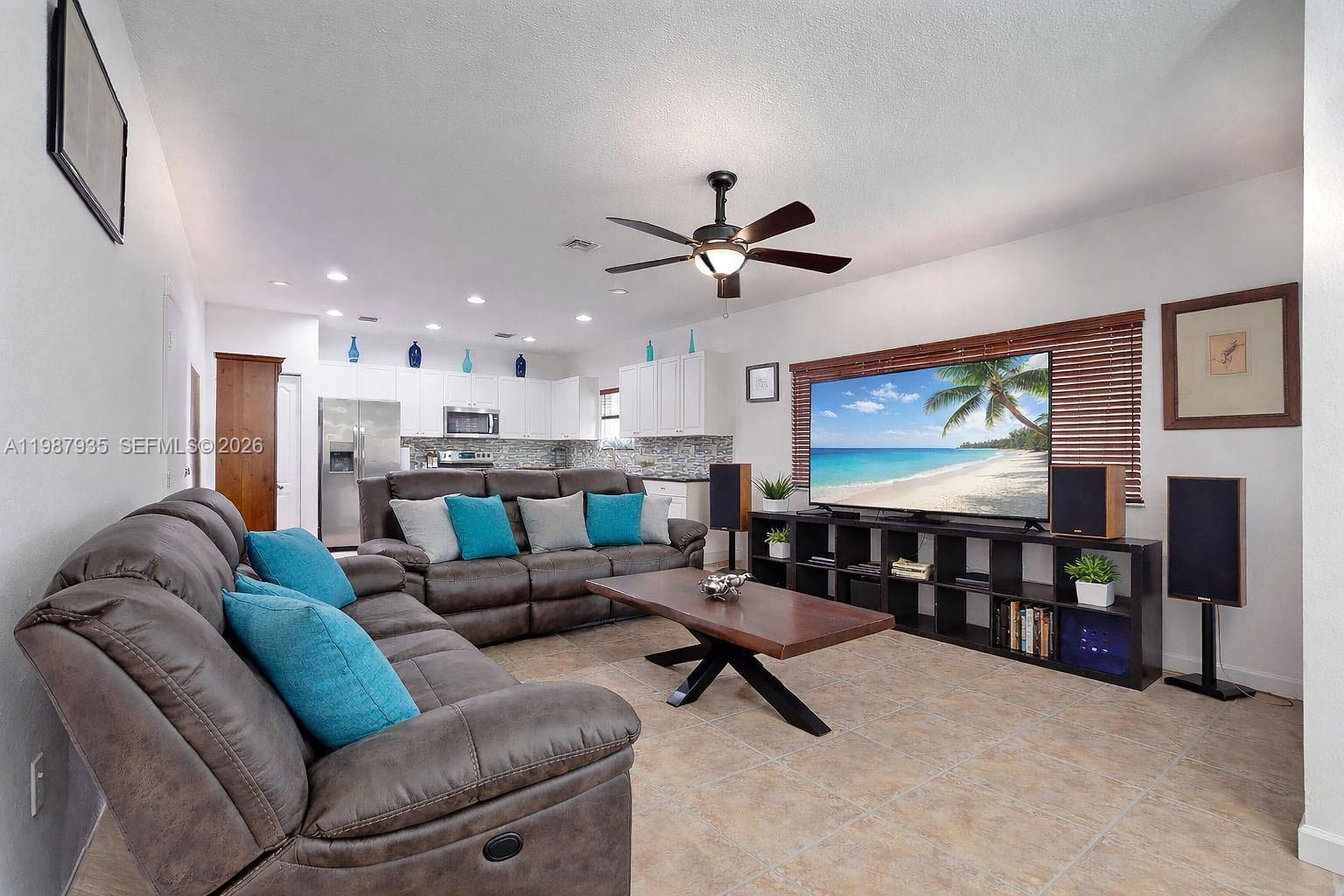 LAROC ESTATES - Residential
