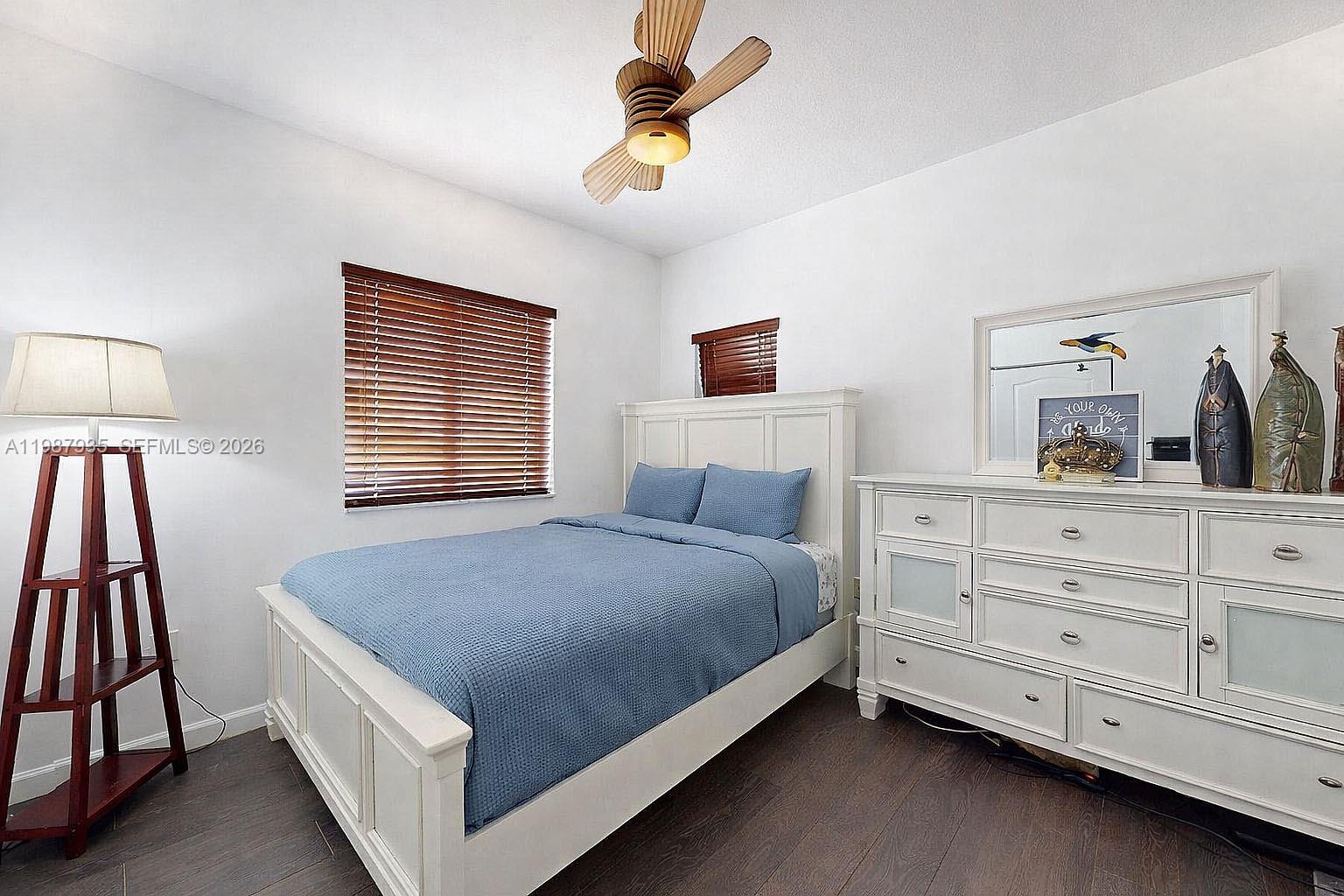 LAROC ESTATES - Residential