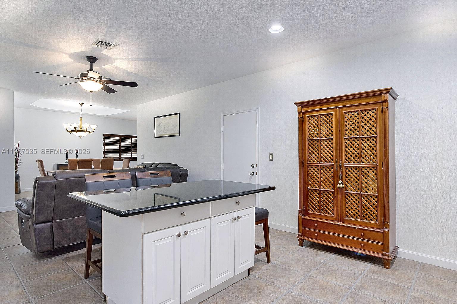 LAROC ESTATES - Residential