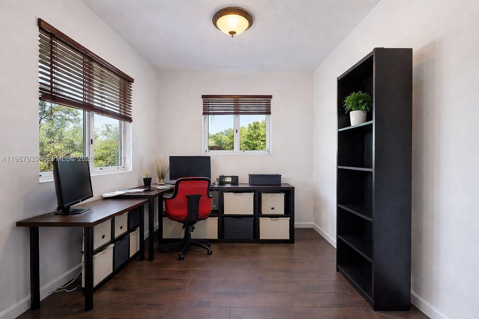 LAROC ESTATES - Residential