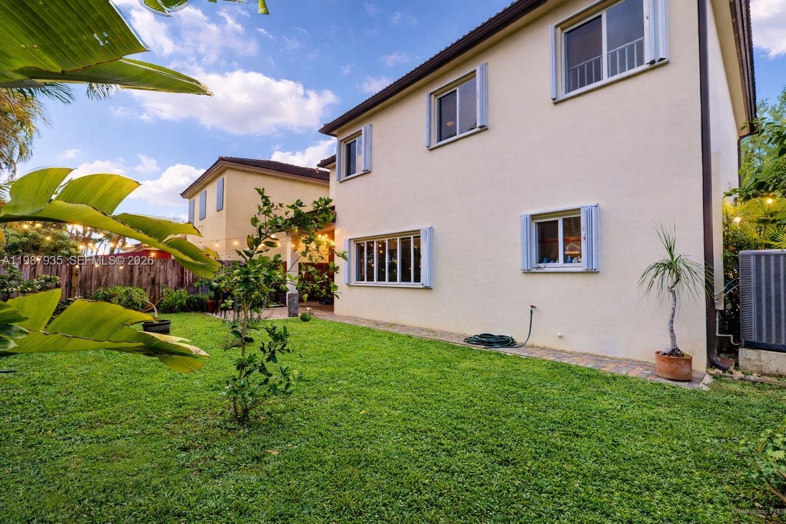 LAROC ESTATES - Residential