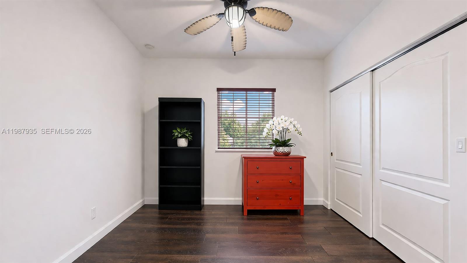 LAROC ESTATES - Residential