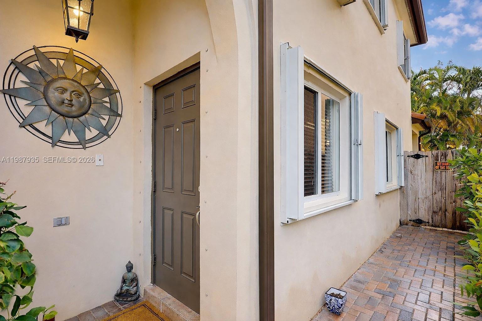 LAROC ESTATES - Residential