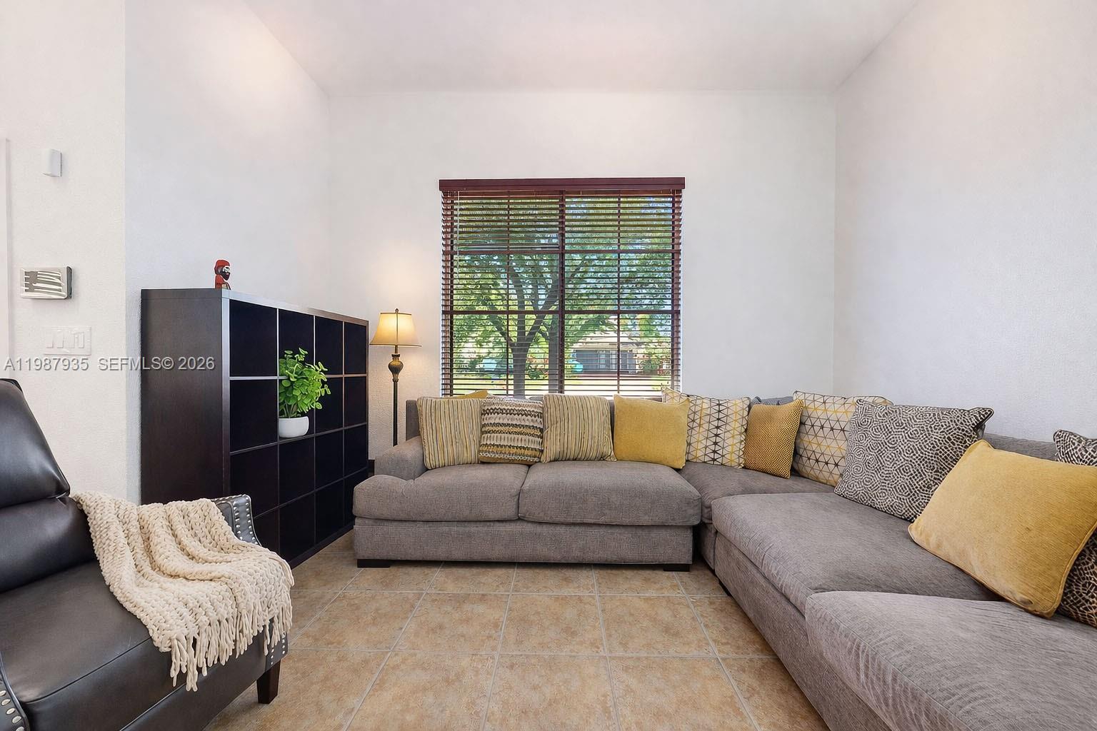 LAROC ESTATES - Residential