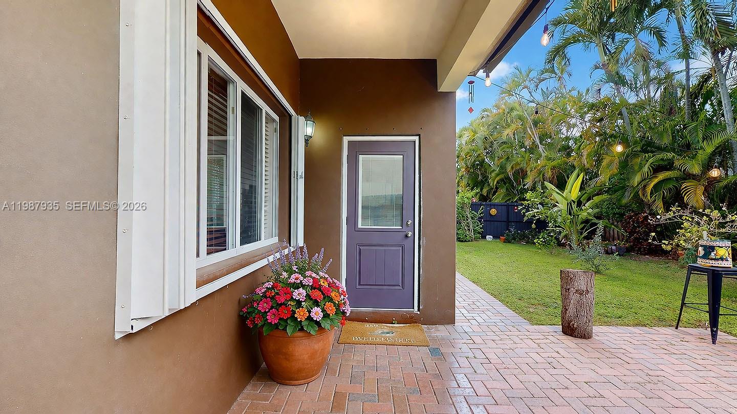 LAROC ESTATES - Residential