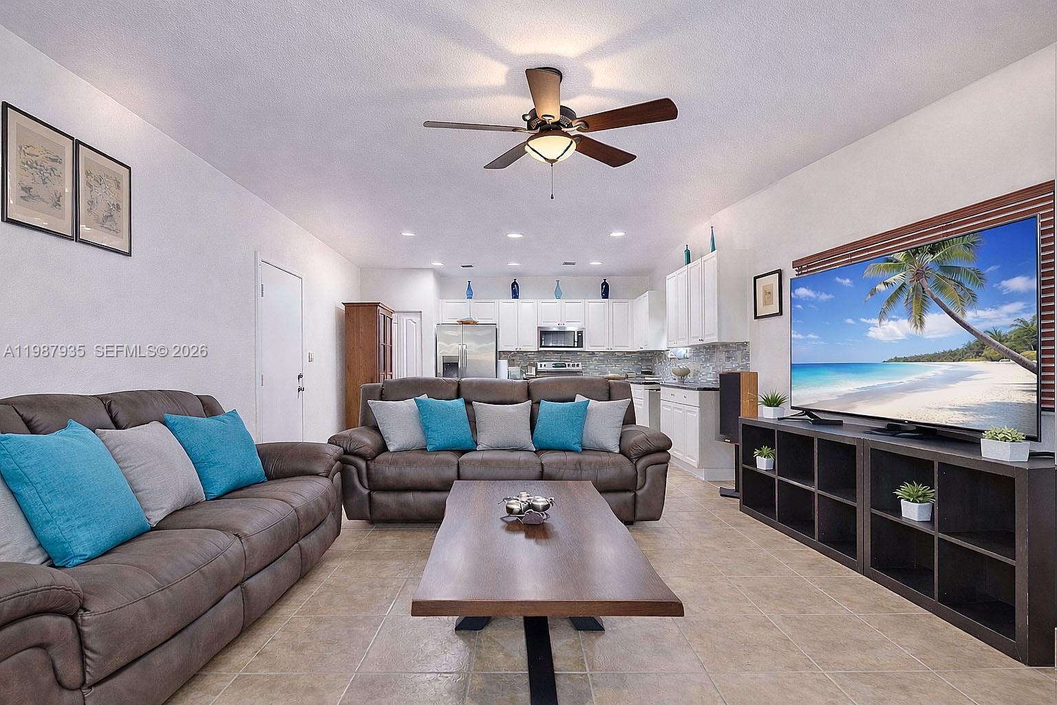 LAROC ESTATES - Residential