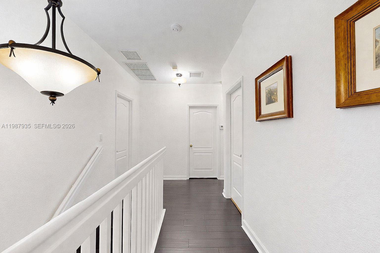 LAROC ESTATES - Residential