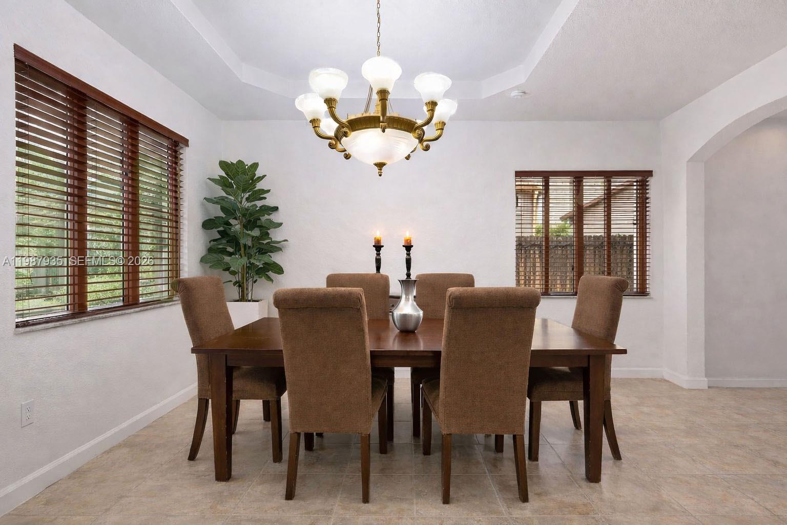LAROC ESTATES - Residential