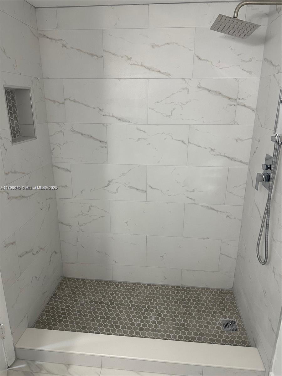 MIRAMAR CLUB CONDOMINIUM - Residential Lease