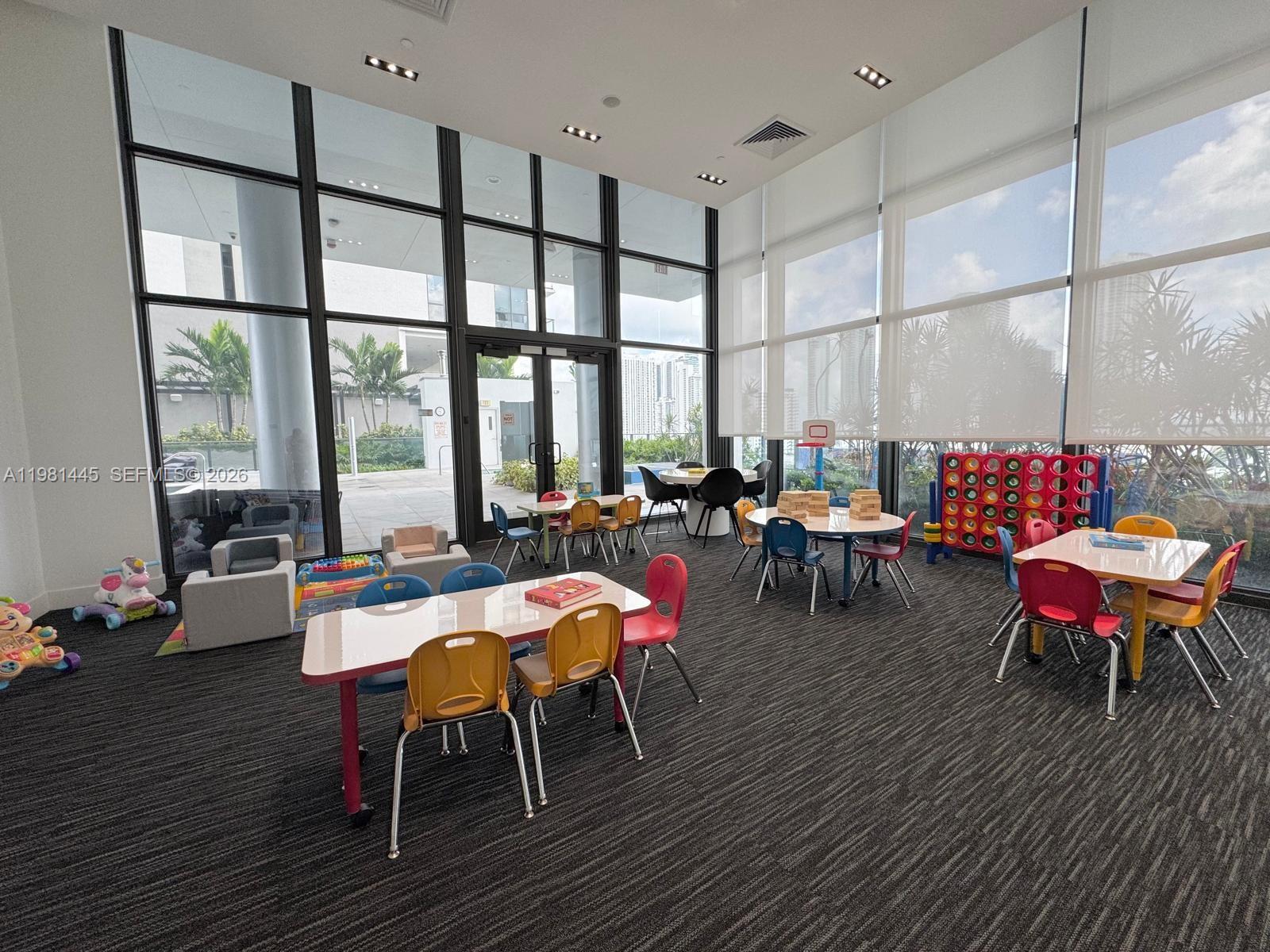 CANVAS CONDO - Residential Lease