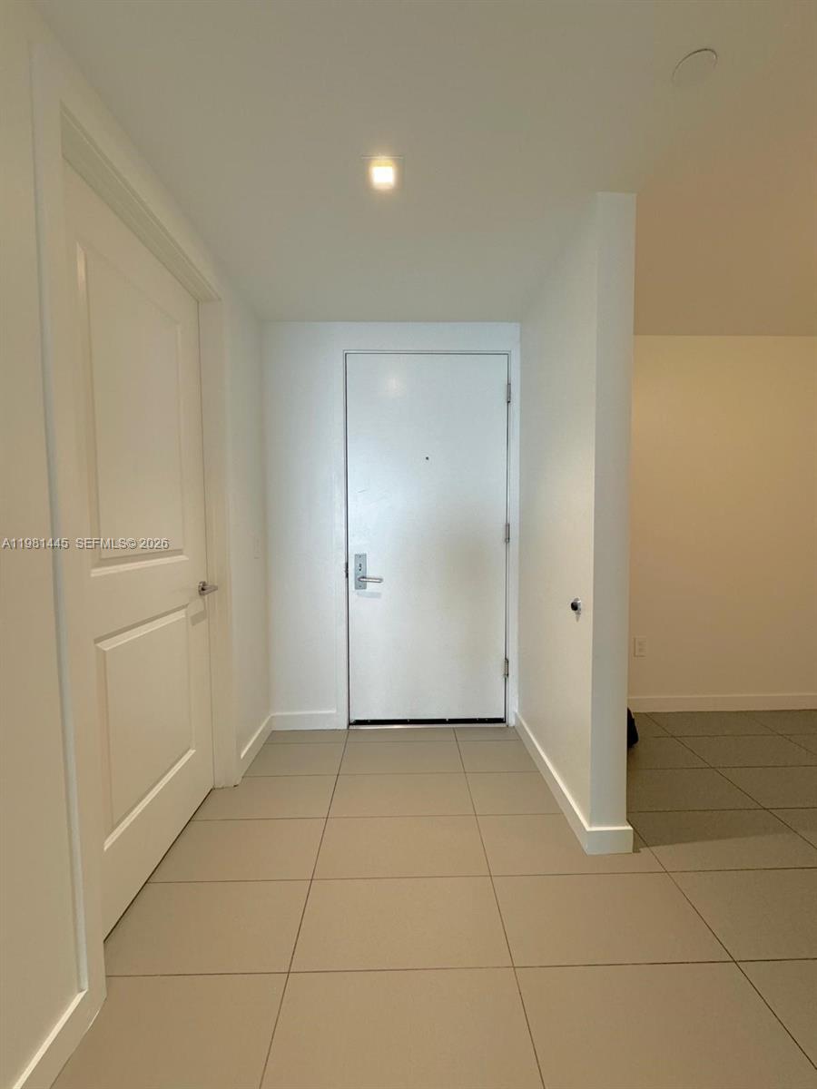 CANVAS CONDO - Residential Lease