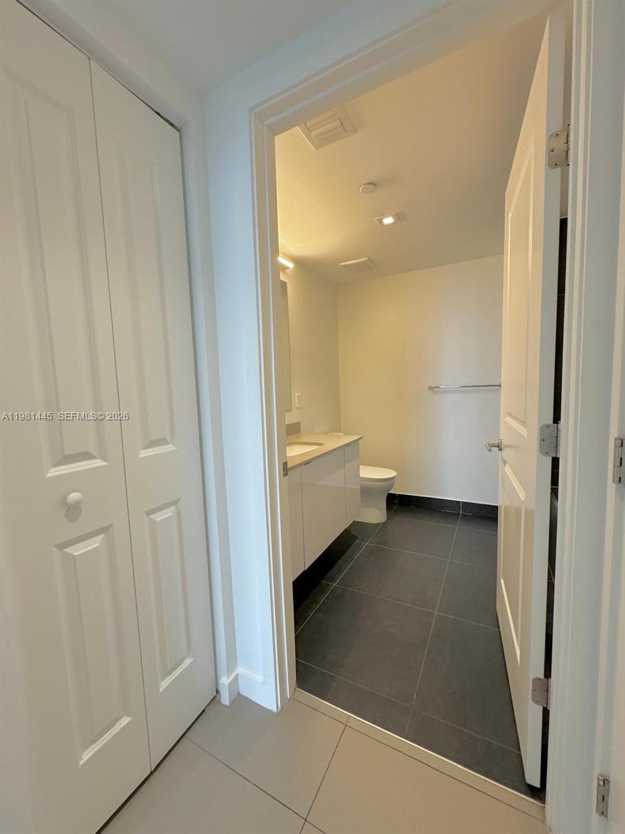 CANVAS CONDO - Residential Lease