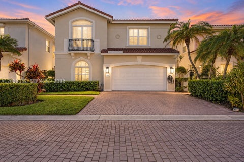 Photo of 1516 Breakwater Ter, Hollywood, FL 33019 (MLS # A12099052)