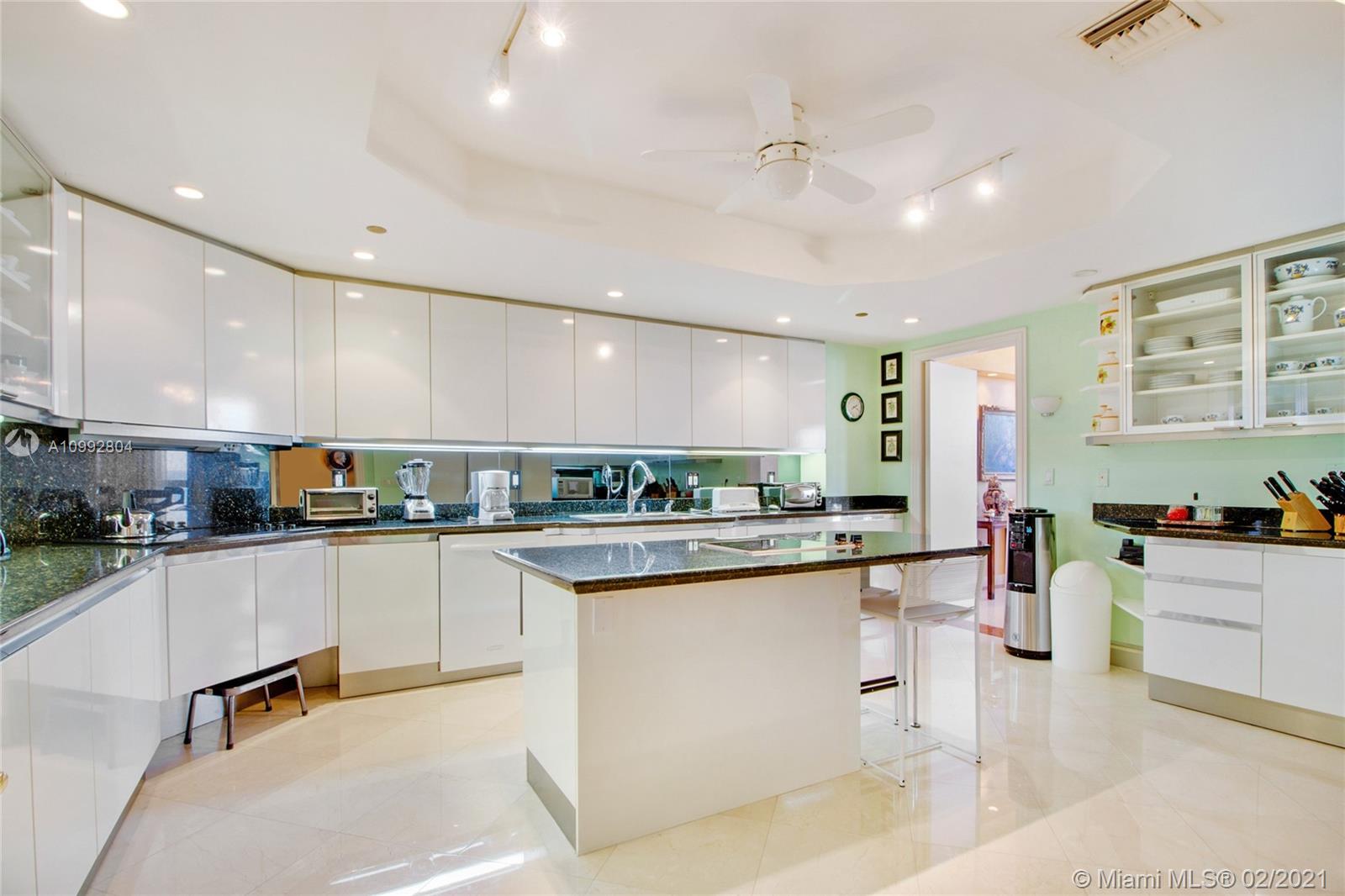 GRAND BAY RESIDENCES COND - Residential