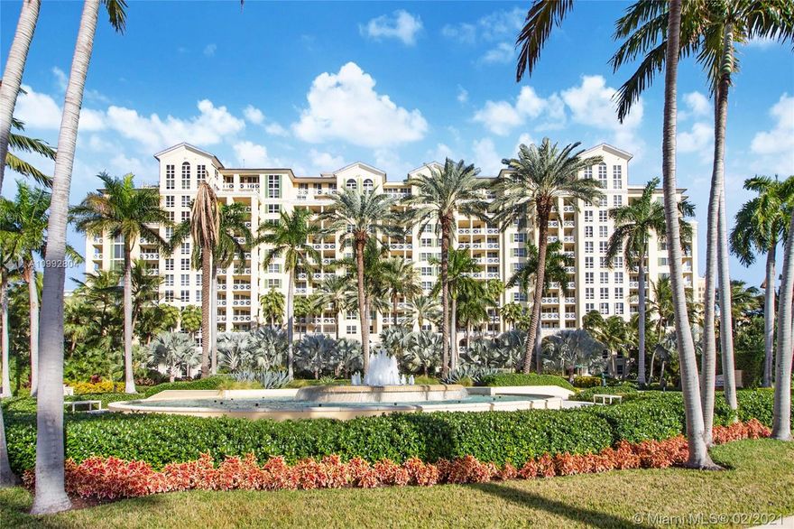 BEST LINE IN THE BUILDING!! Breathtaking views overlooking the ocean. A private elevator opens to a charming foyer, composed with a spacious family room, dining room, & breakfast area with a large,  functional kitchen and a separate laundry room with a service entrance. Unit has 3,820 sq ft with 3 bedrooms and 3 1/2 baths, spacious master bedroom with his/her walk-in closets, The master bathroom is pure luxury, made with beautiful marble. This palace in the sky has two balconies facing east and south/West. Valet parking, 24hr concierge, a private beach access & prime amenities. Live in the gem of Key Biscayne!