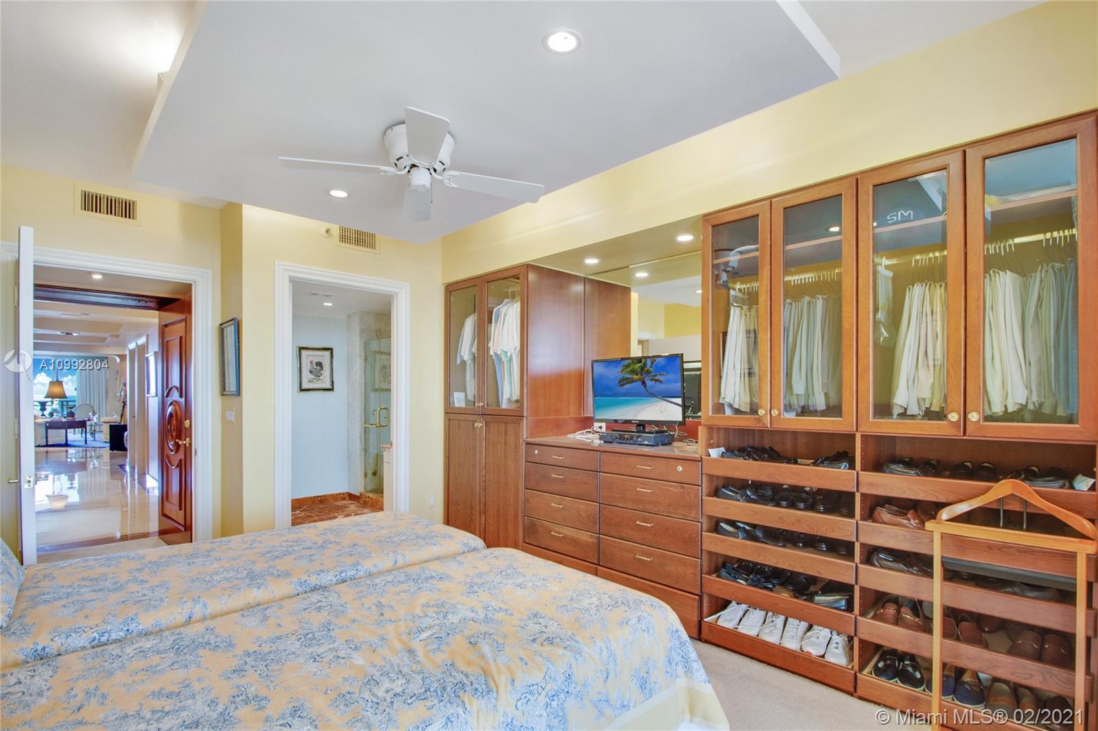 GRAND BAY RESIDENCES COND - Residential